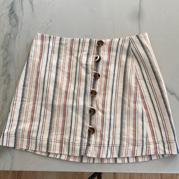 New skirt - Picture 1 of 2